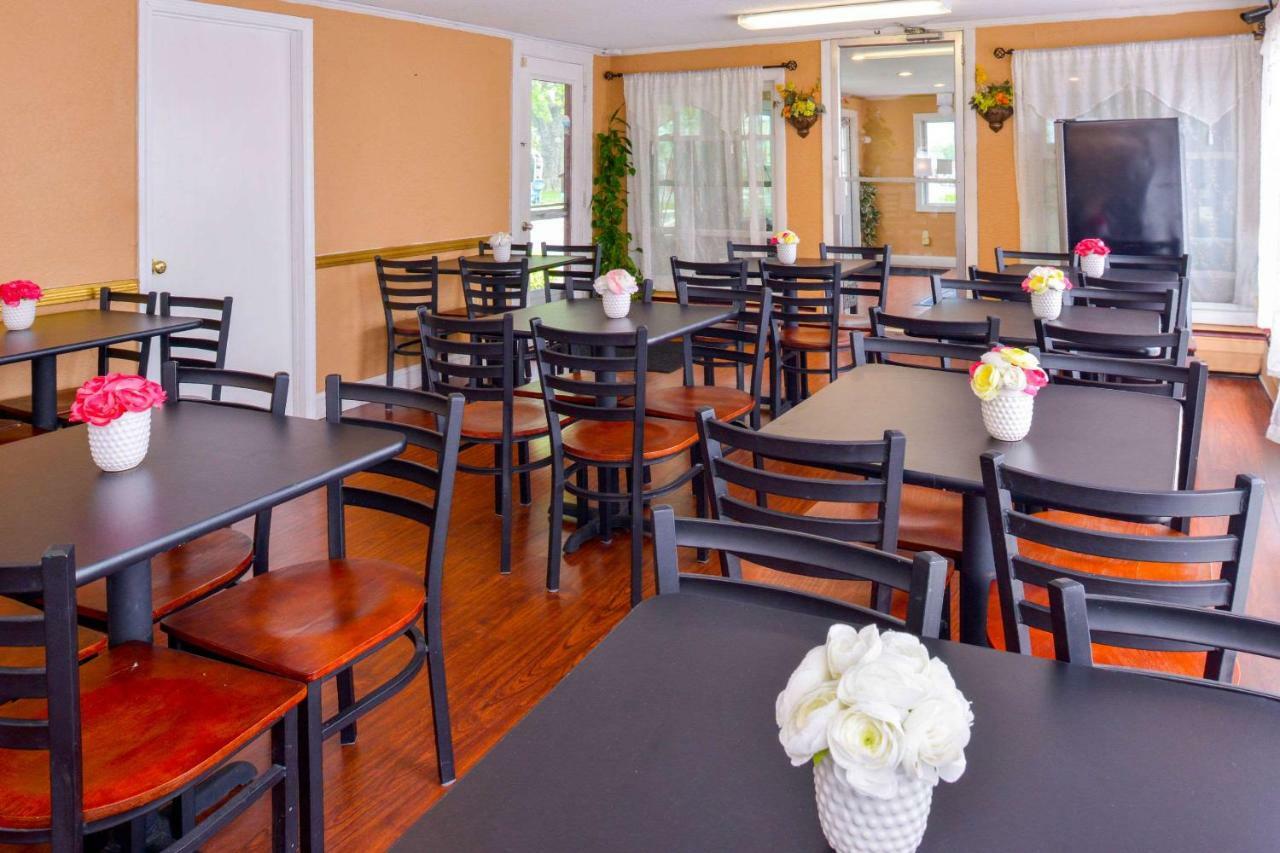 Rodeway Inn Orleans - Cape Cod Экстерьер фото